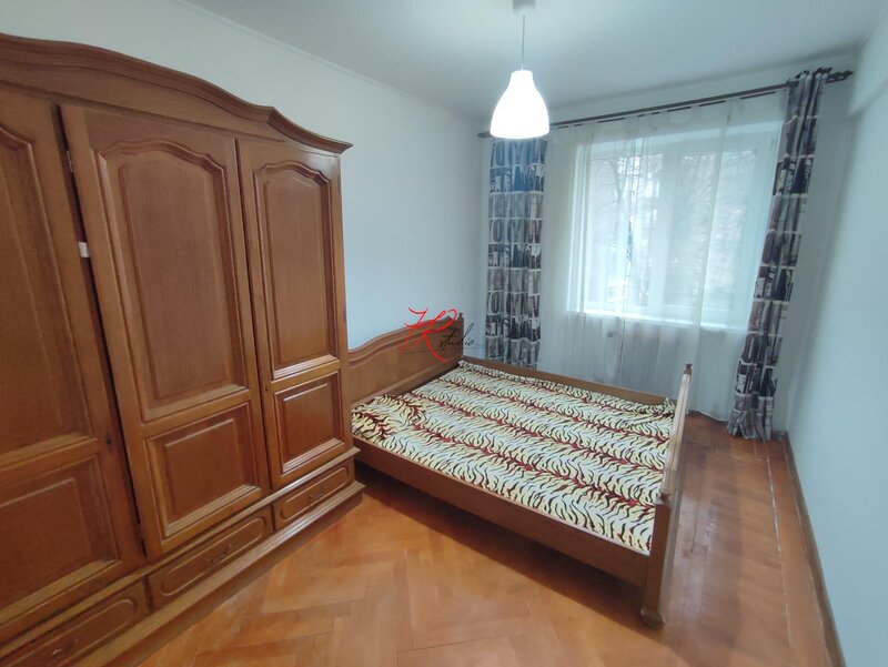 Romana, vanzare apartament 2 camere.