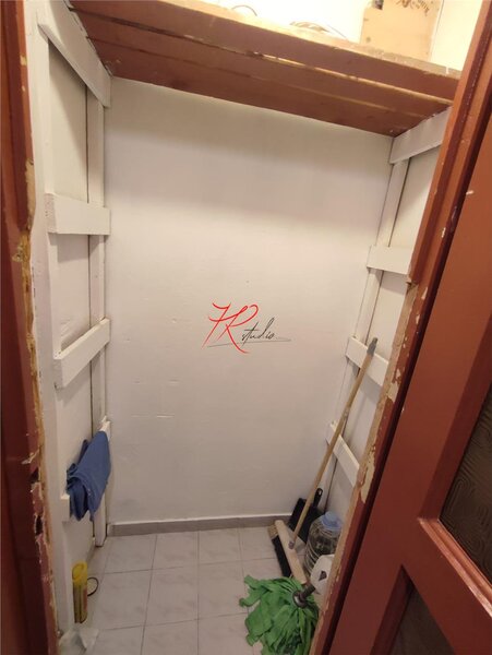 Romana, vanzare apartament 2 camere.